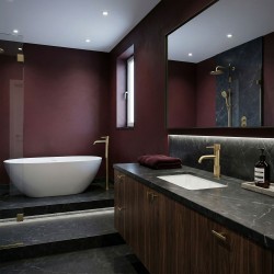 Bateria umywalkowa Rea Lungo Stripe Złota Szczotkowana Niska