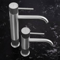 Bateria umywalkowa Rea Lungo Stripe Nikiel Szczotkowany Niska