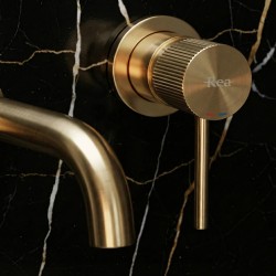 Bateria Umywalkowa Podtynkowa Rea Lungo Stripe Złota Szczotkowana